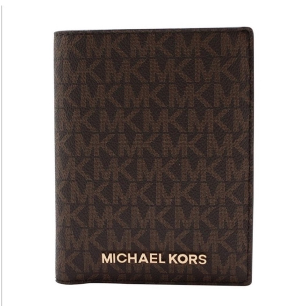 Michael Kors jet set passport wallet